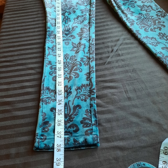 Chico's damask pattern velour leggings - Picture 13 of 15